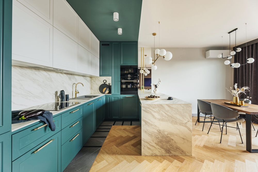 Luxury,Modern,And,Vintage,Turquoise,Interior.,Marble,Kitchen,Island,With